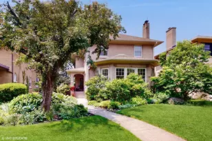 1009 N Oak Park Ave, Oak Park, IL 60302 - Photo 1