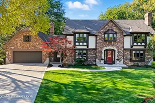 12 Highgate Ct, Saint Charles, IL 60174 - Photo 1