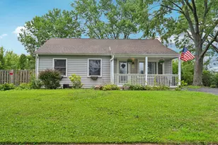 1005 E Lilac Dr, Palatine, IL 60074 - Photo 1