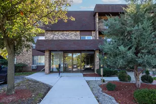 940 E Old Willow Rd, Prospect Heights, IL 60070 - Photo 1