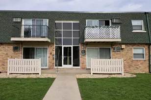 10037 S Walnut Terrace, Palos Hills, IL 60465 - Photo 1
