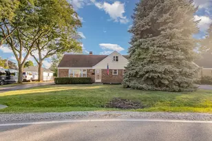 9627 Castello Ave, Melrose Park, IL 60164 - Photo 1