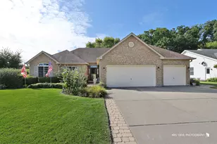 2115 Hazelwood Dr, McHenry, IL 60051 - Photo 1