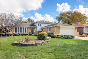 7213 Emerson Dr, Darien, IL 60561 - Photo 1