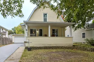 310 S Sycamore St, Genoa, IL 60135 - Photo 1