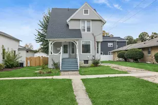 224 S Maple St, Sycamore, IL 60178 - Photo 1