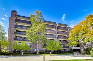 920 Vose Dr, Gurnee, IL 60031 - Photo 1