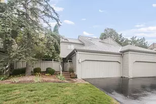 928 Longmeadow Ct, Lake Barrington, IL 60010 - Photo 1