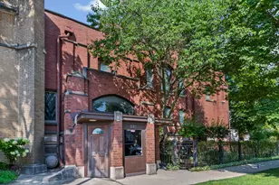 331 S Ridgeland Ave, Oak Park, IL 60302 - Photo 1