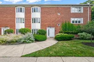 909 Greenwood St, Evanston, IL 60201 - Photo 1