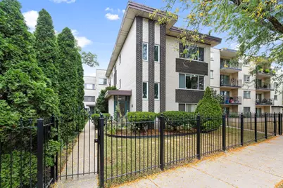 7070 N Ridge Boulevard #1A, Chicago, IL 60645 - Photo 1