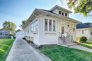 333 Elm St, Elgin, IL 60123 - Photo 1