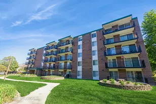 5S040 Pebblewood Ln, Naperville, IL 60563 - Photo 1