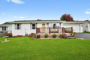 115 Shadowbrook Dr, Capron, IL 61012 - Photo 1