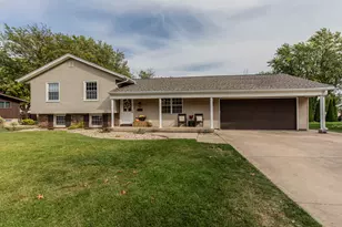 2013 Pine Ave, Mendota, IL 61342 - Photo 1