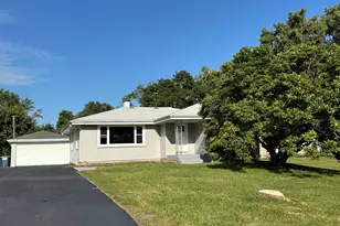 6154 Pershing Ave, Downers Grove, IL 60516 - Photo 1