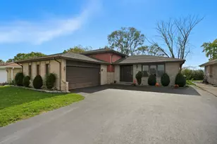 2845 201st Pl, Lynwood, IL 60411 - Photo 1