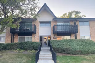 17a Kingery Quarter, Willowbrook, IL 60527 - Photo 1