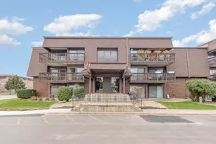 1615 Richmond Cir, Joliet, IL 60435 - Photo 1