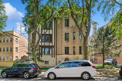 2109 W Jarvis Avenue #1, Chicago, IL 60645 - Photo 1