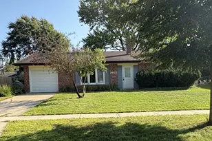 1445 Nottingham Ln, Hoffman Estates, IL 60169 - Photo 1