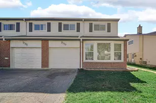 9153 W Oaks St, Des Plaines, IL 60016 - Photo 1