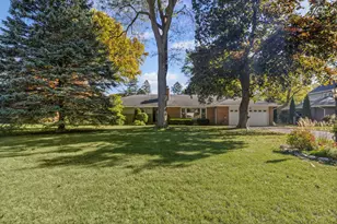 505 N Maple St, Prospect Heights, IL 60070 - Photo 1