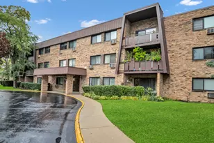 2604 N Windsor Dr, Arlington Heights, IL 60004 - Photo 1