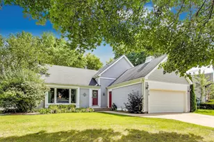 219 Abilene Ln, Vernon Hills, IL 60061 - Photo 1