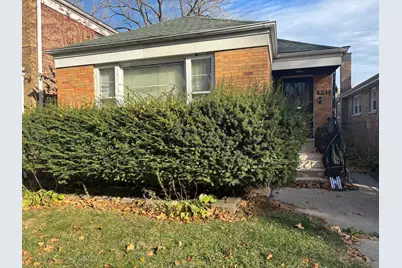 8123 S Kingston Avenue, Chicago, IL 60617 - Photo 1