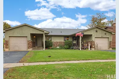 920 Pleasant Street, Woodstock, IL 60098 - Photo 1