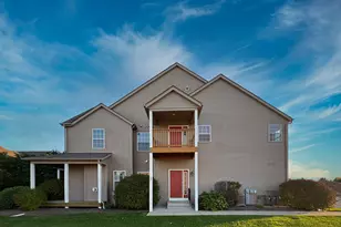 600 Clayton Cir, Sycamore, IL 60178 - Photo 1