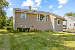 1207 Crystal Lake Rd, Lake in the Hills, IL 60156 - Photo 1