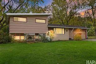 1711 Beechnut Dr, Holiday Hills, IL 60051 - Photo 1