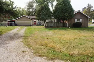 3236 Ellis Rd, Rockford, IL 61101 - Photo 1