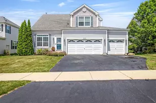 213 Fieldstone Dr, Woodstock, IL 60098 - Photo 1