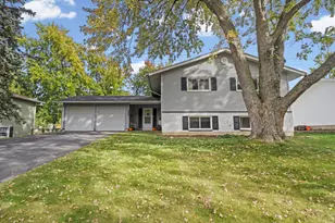 6505 Winston Dr, Woodridge, IL 60517 - Photo 1