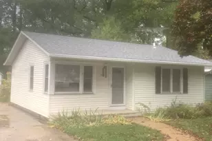 303 E Fox Rd, Yorkville, IL 60560 - Photo 1