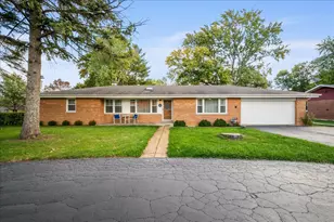 203 Coldren Dr, Prospect Heights, IL 60070 - Photo 1