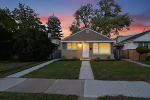 46 Hyde Park Ave, Bellwood, IL 60104 - Photo 1