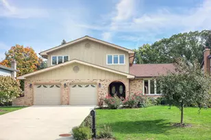 9S251 Graceland St, Downers Grove, IL 60516 - Photo 1