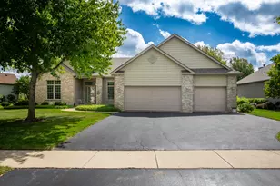 870 Woodland Dr, Antioch, IL 60002 - Photo 1