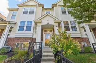 664 Grosvenor Ln, Aurora, IL 60504 - Photo 1