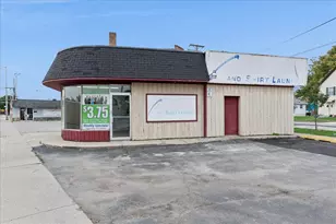 715 W Jefferson St, Joliet, IL 60435 - Photo 1