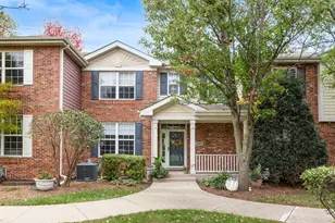 245 Garden Dr, Elgin, IL 60124 - Photo 1