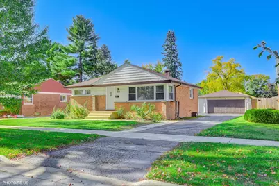 1210 Mohawk Drive, Elgin, IL 60120 - Photo 1