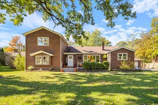 319 W Circle Dr, New Lenox, IL 60451 - Photo 1