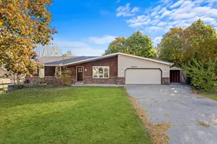 6007 Basin Dr, Loves Park, IL 61111 - Photo 1