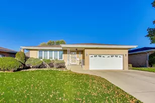 4519 N Reserve Ave, Chicago, IL 60656 - Photo 1