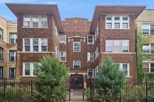 7637 N Bosworth Ave, Chicago, IL 60626 - Photo 1